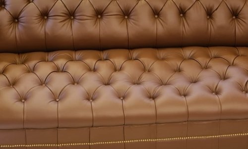 Grand canapé cuir remis en état à Sète